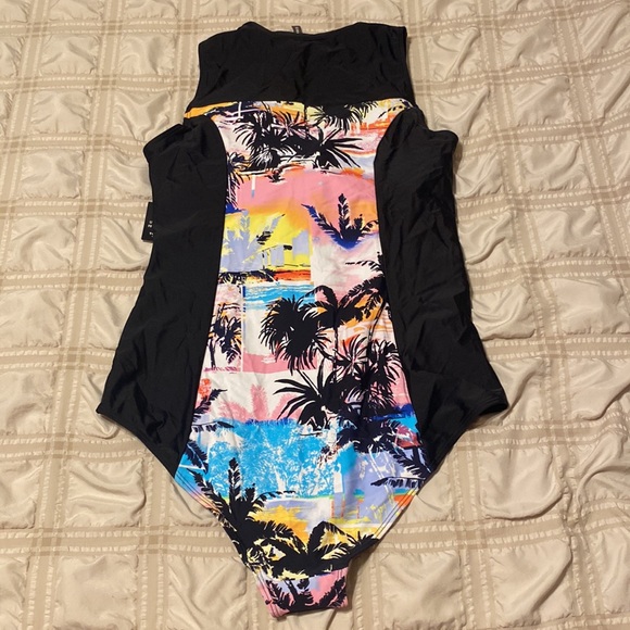 Torrid Active Wireless Sleeveless Rashguard One Piece Swim Suit - Picture 6 of 6